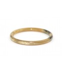 Single band in blond horn