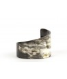 Comma bracelet in marbled black horn