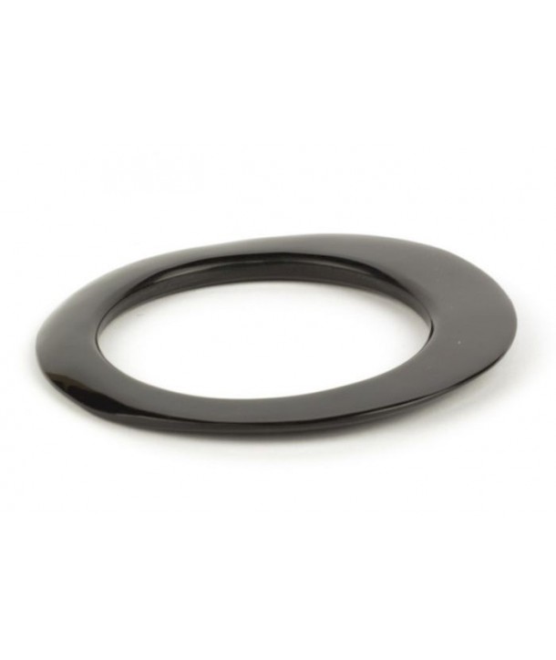 Broad elliptical bracelet in plain black horn