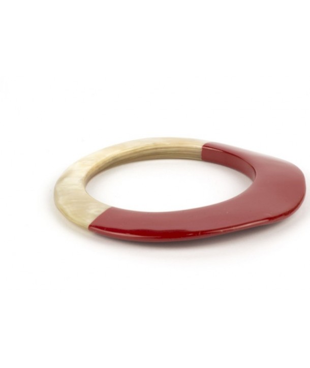 Broad red lacquered elliptical bracelet
