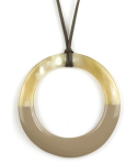 Pendentif grand anneau irrégulier laqué café crème