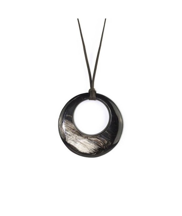 Small irregular ring pendant in marbled black horn