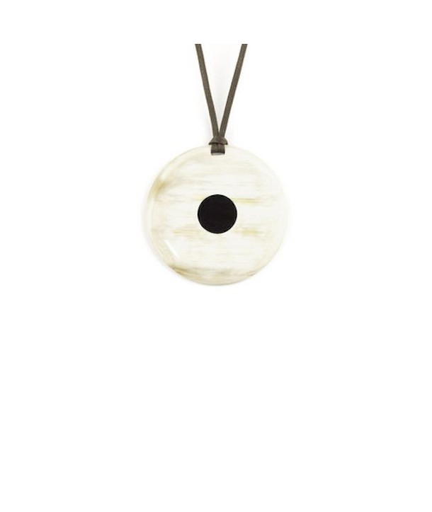 Central pea disk pendant in blond horn