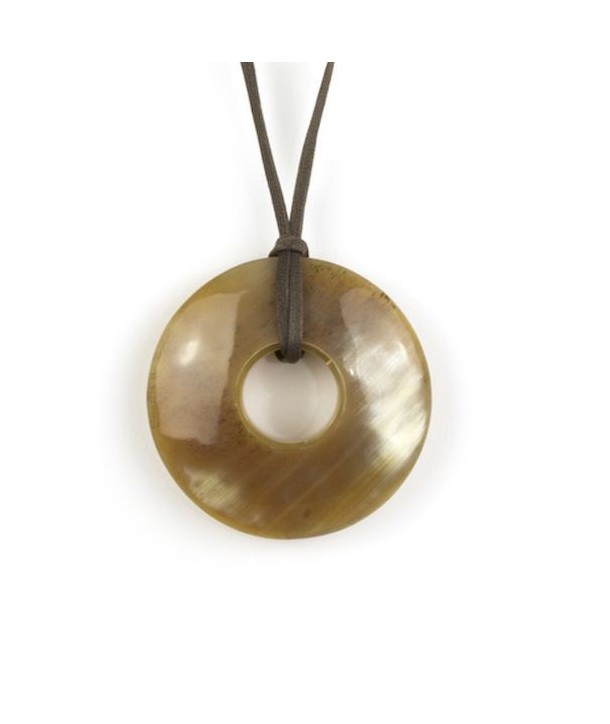 Thick black ring pendant in blond horn