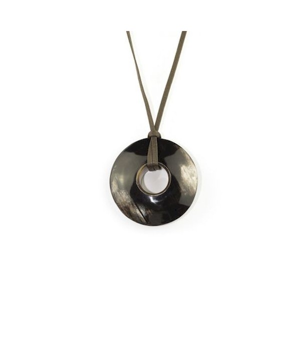 Small thick ring pendant in marbled black horn