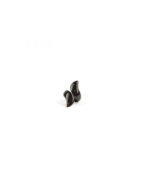 Snake-shaped ring in plain black horn