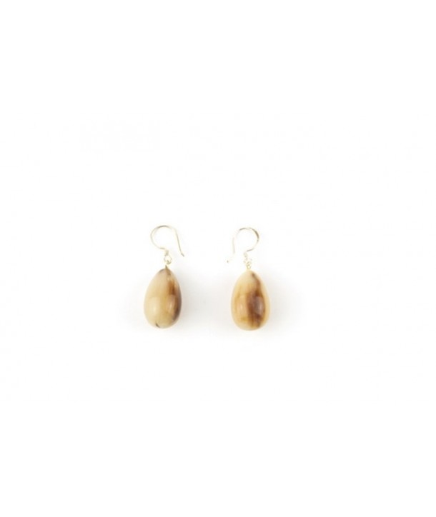 Pear-shaped earrings in blond horn