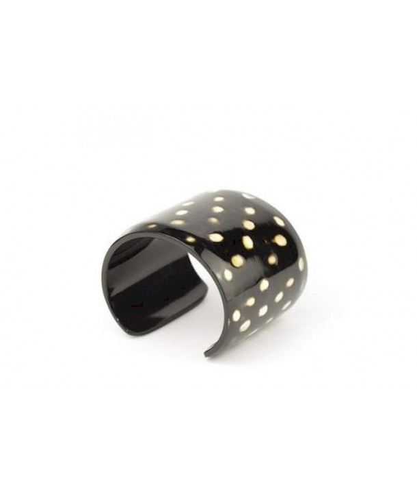 Broad tortoiseshell effect cuff in horn