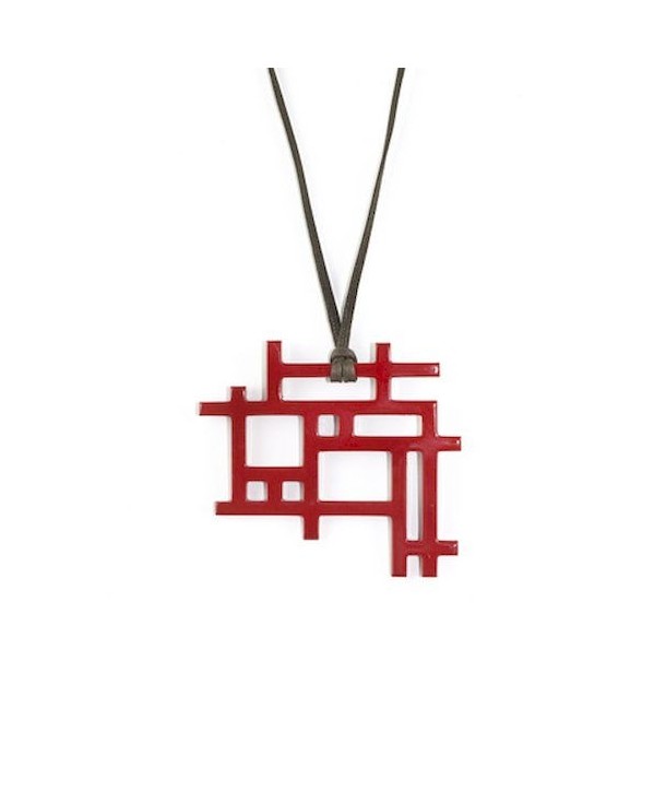 Checkered pendant with red lacquer