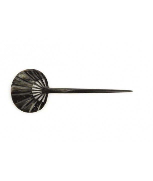 Fan-shaped hairpin in plain black horn