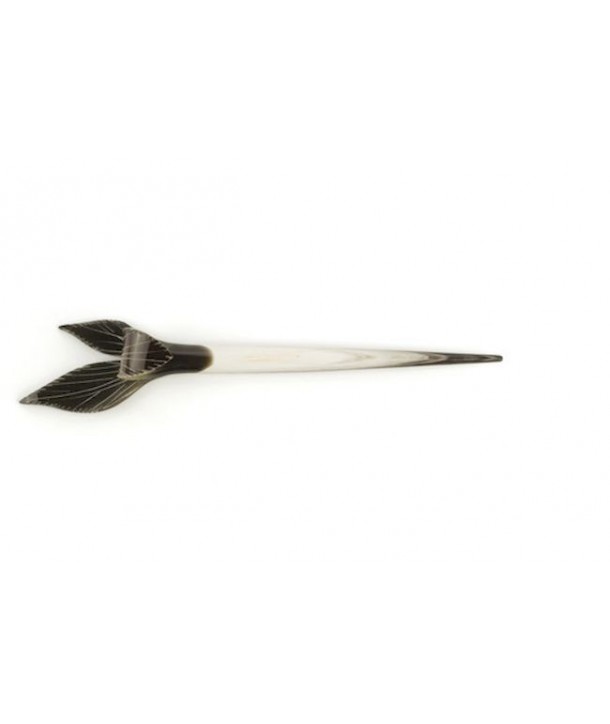 Orchid hairpin in plain black horn