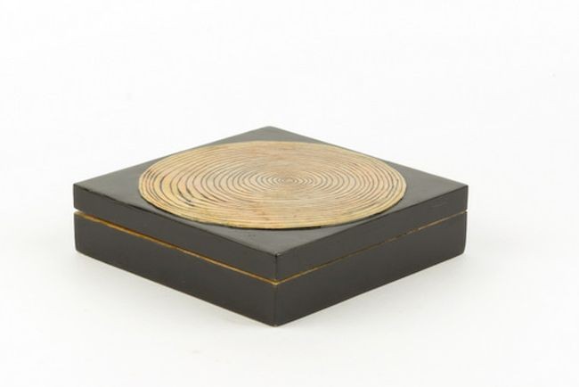 Boîte carrée motif bambou en pierre fond noir