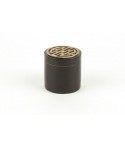 Boîte pilules symbole longévité en pierre fond noir