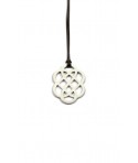 Pendentif fleur laqué ivoire