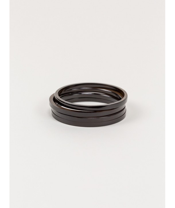 4 thin bracelets in plain black horn