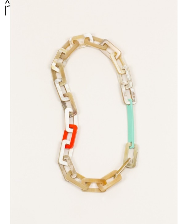 Tige" rectangular rings long necklace in blond horn with orange and mint green lacquer"