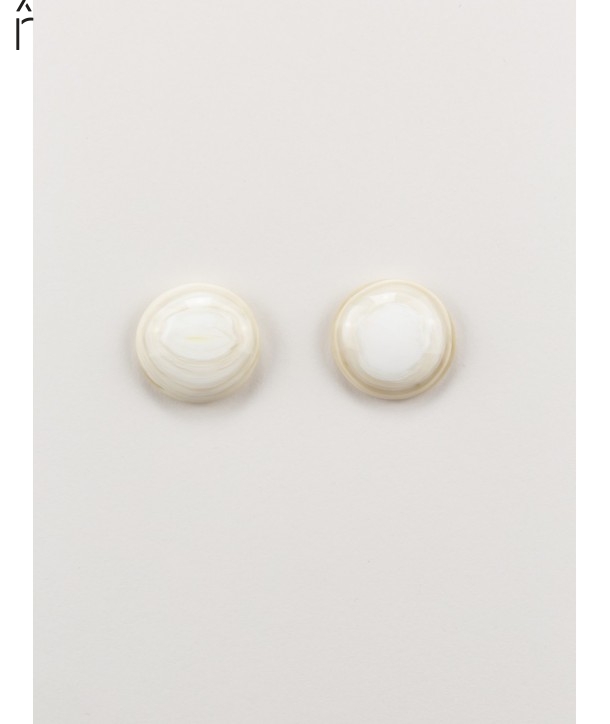 Mont" earrings in blond horn"