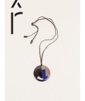 Pendentif rond sabot de buffle et laque indigo cafe crème