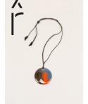 Pendentif rond sabot de buffle et laque gris orange