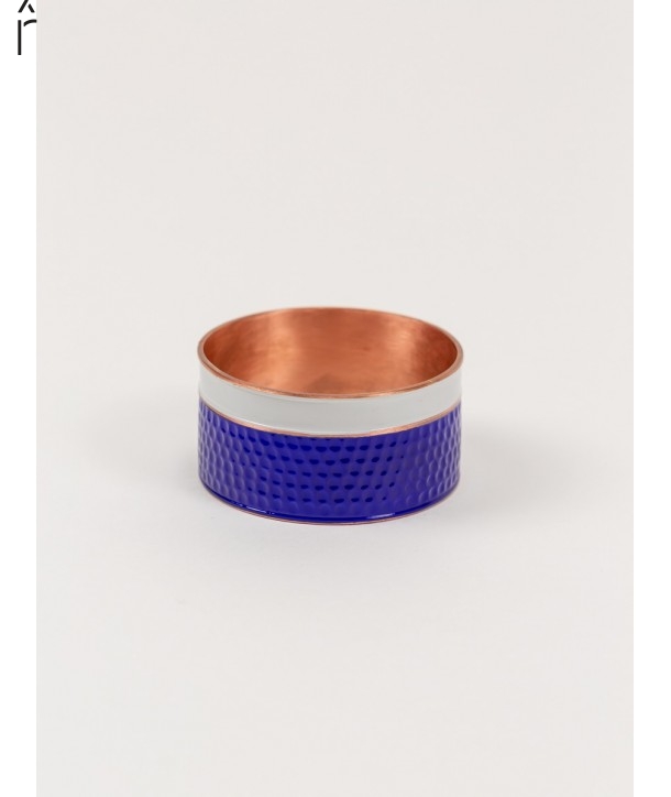Hammered copper round bracelet with blue and white lacquer
