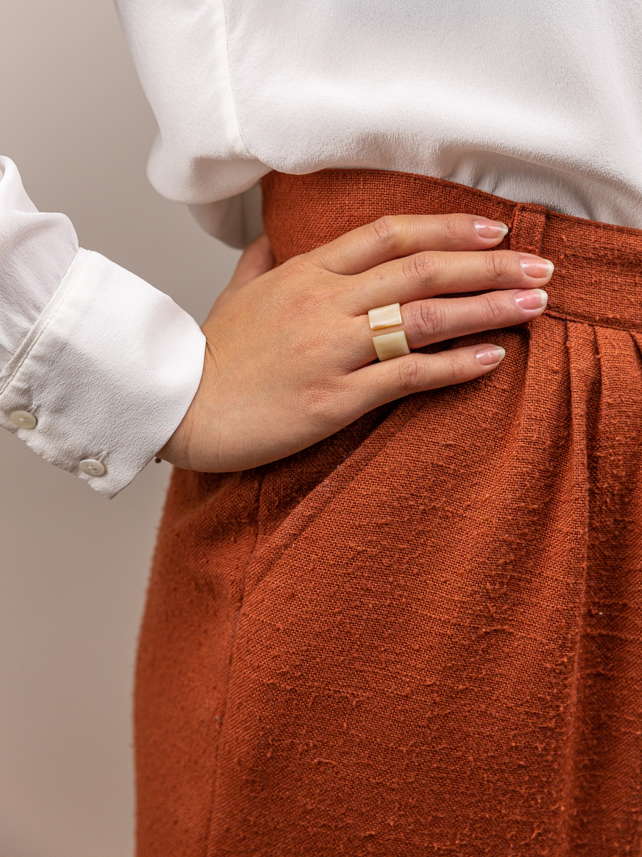 Jonque ring in blond horn