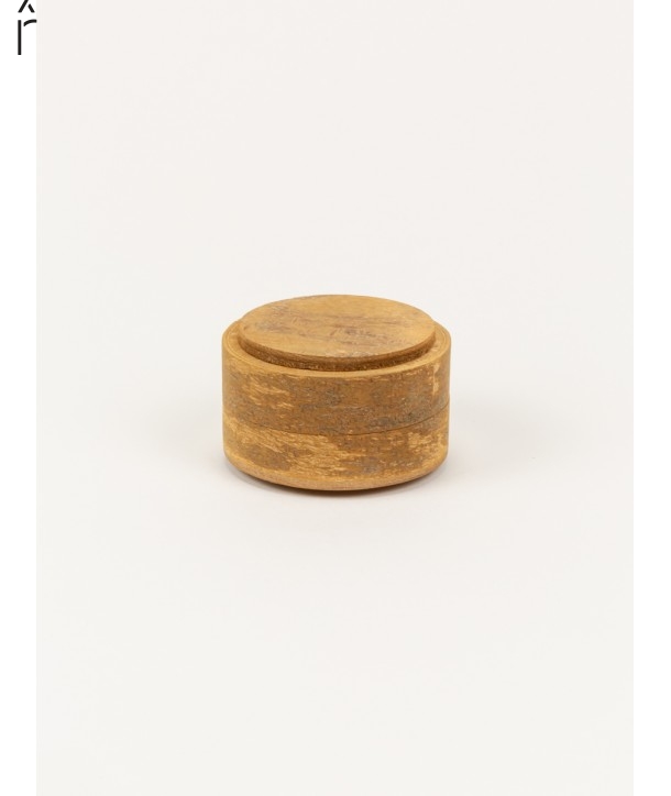 Small round box in natural cinnamon