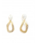 Irregular drop earrings in white horn