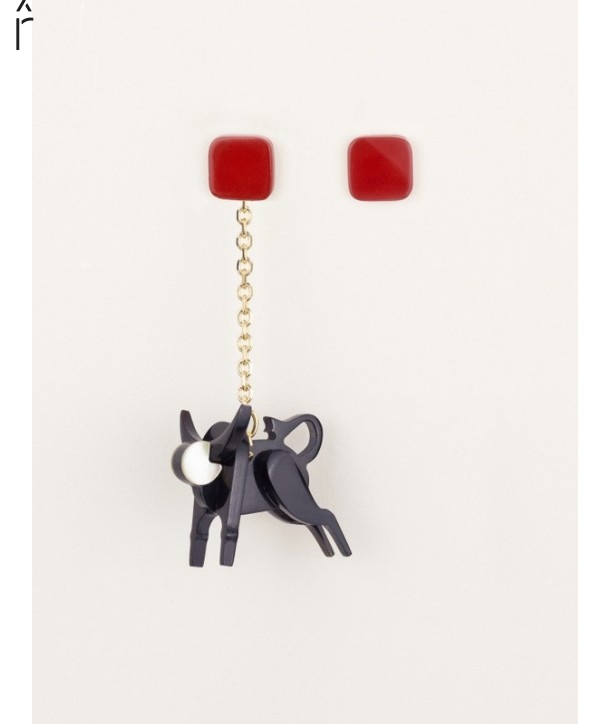 "Fire" earrings in horn and red lacquer