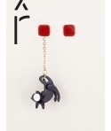 Bijou d'oreille Rat en corne noire et nacre blanche (par unité)