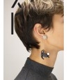 "Metal" earrings in horn and gray lacquer