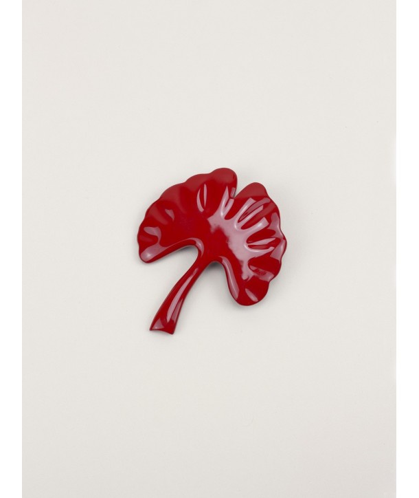 Red lacquered gingko brooch