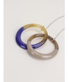 Pendentif chaîne 2 anneaux entrelacés bleu indigo et café crème