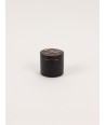 Boîte pilule motif libellule en pierre fond noir