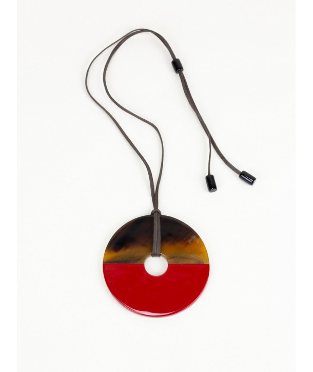 Pendentif grand anneau en sabot et laque rouge