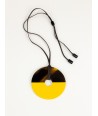 Round pendant in hoof and yellow laquer