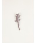 Cream lacquered lizard brooch