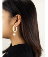 Hoop earrings with pearls in blond horn