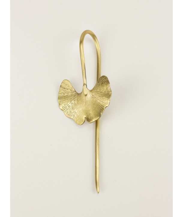 Gingko-shaped hairpin in coppery brass