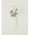 Gingko-shaped hairpin in silvery metal