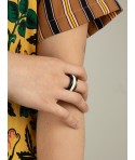 Bague ronde en corne noire laqué ivoire