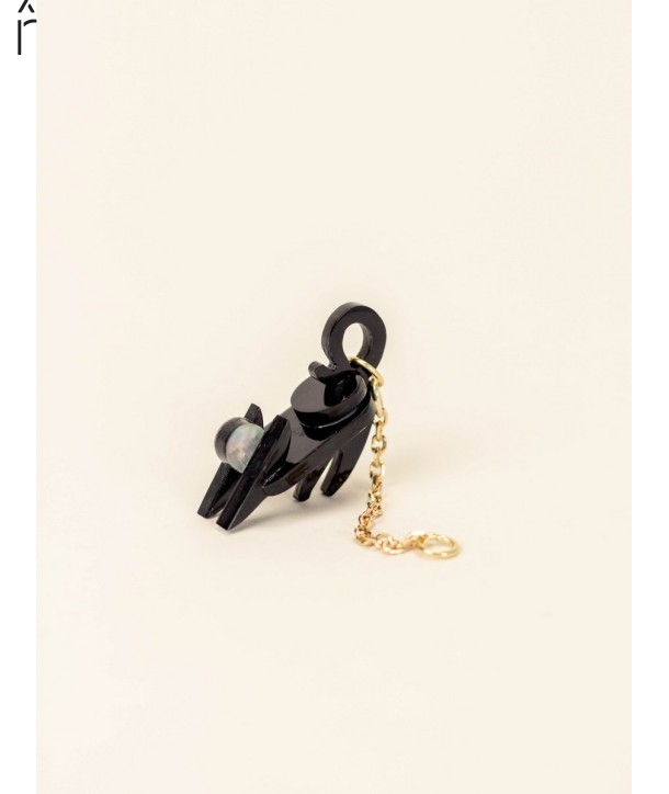 Bijou d'oreille Chat en corne noire et nacre