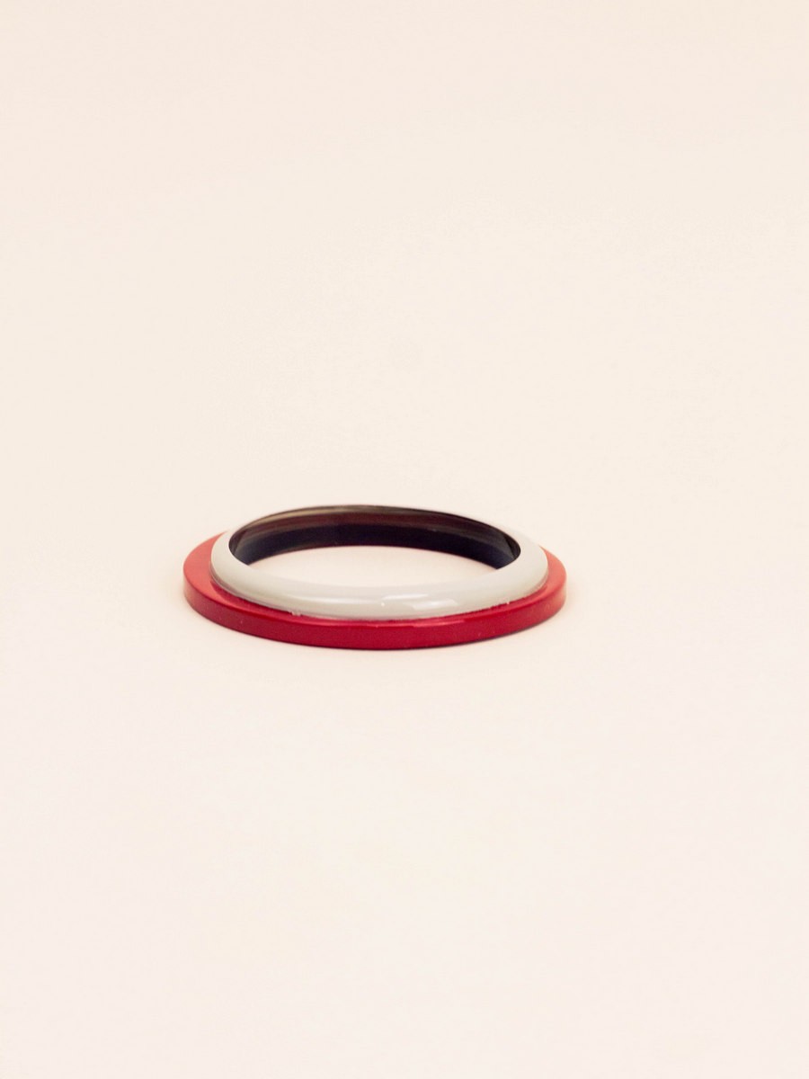 Bracelet Tu Vi en corne et laque 2 couleurs (gris, rouge)