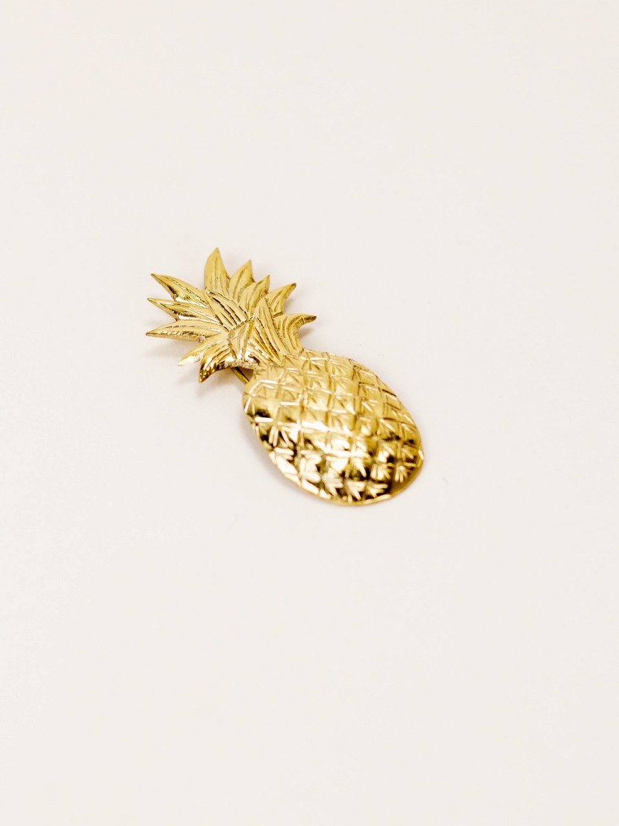 Pineapple brooch in brass with gold plated