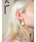 Feve brass hoop earrings in blond horn