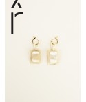 Emerald brass hoops earrings in blond horn