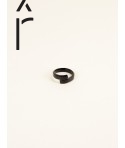 Ruban ring in black and white horn