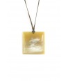 Square pendant in blond horn