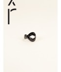 Onde ring in black and white horn