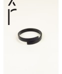 Ruban open bracelet in black and white horn