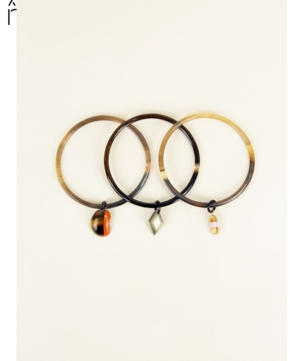Set of 3 bangles with charms in hoof and tricolor lacquer